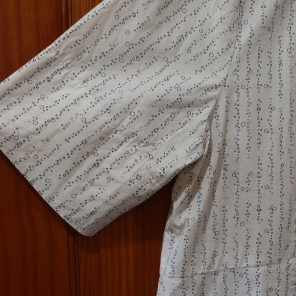 Studio 90 White Button Up Short Sleeve Geometric Print Top LG - Picture 3 of 9